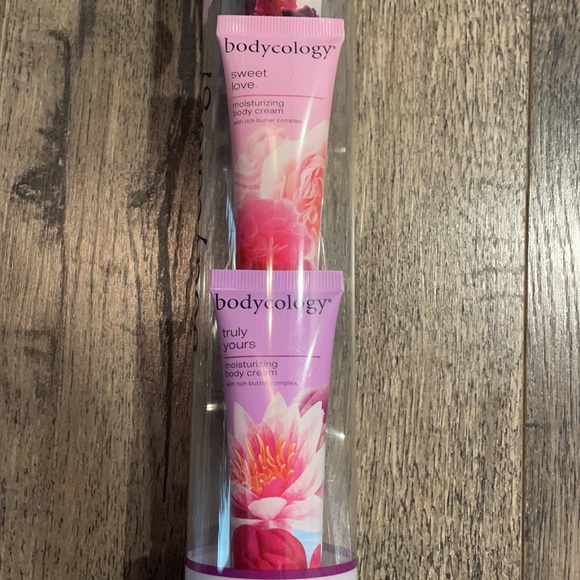 Bodycology: Set of 3 Lotions - Picture 3 of 4